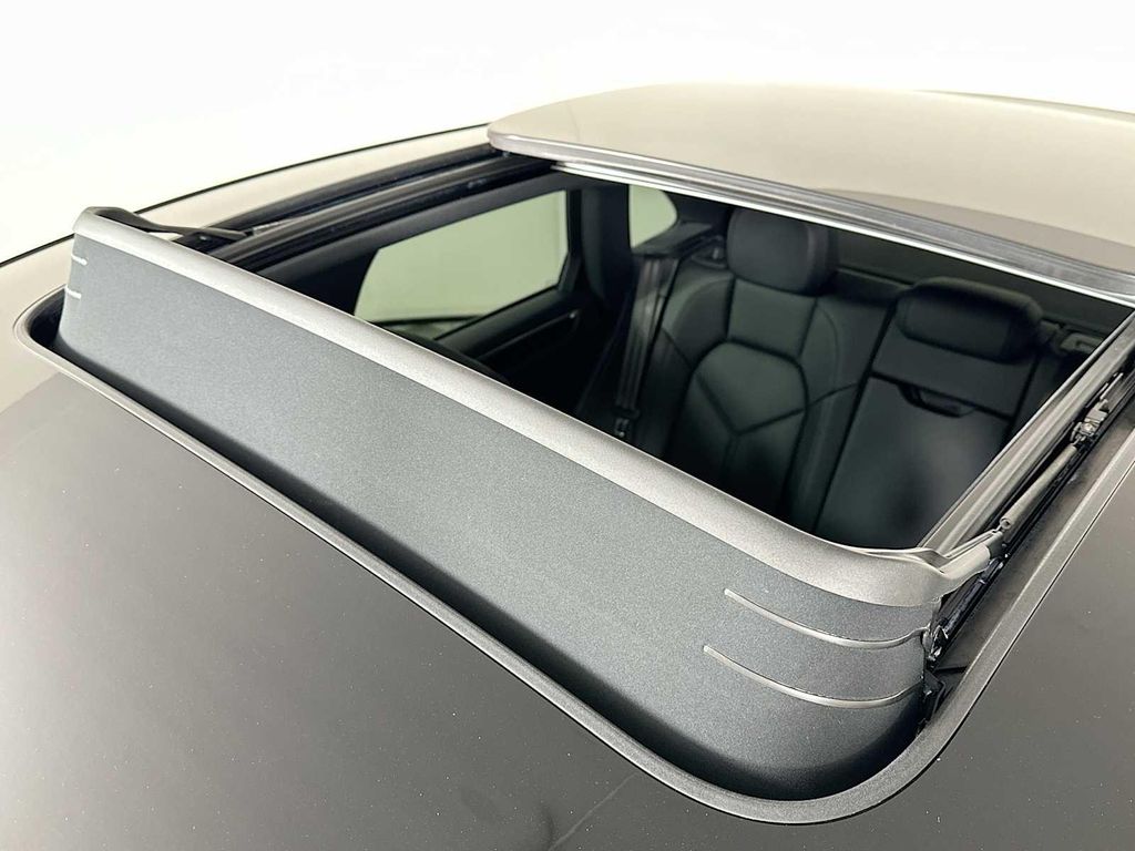 2025 Porsche MACAN — миниатюра 23
