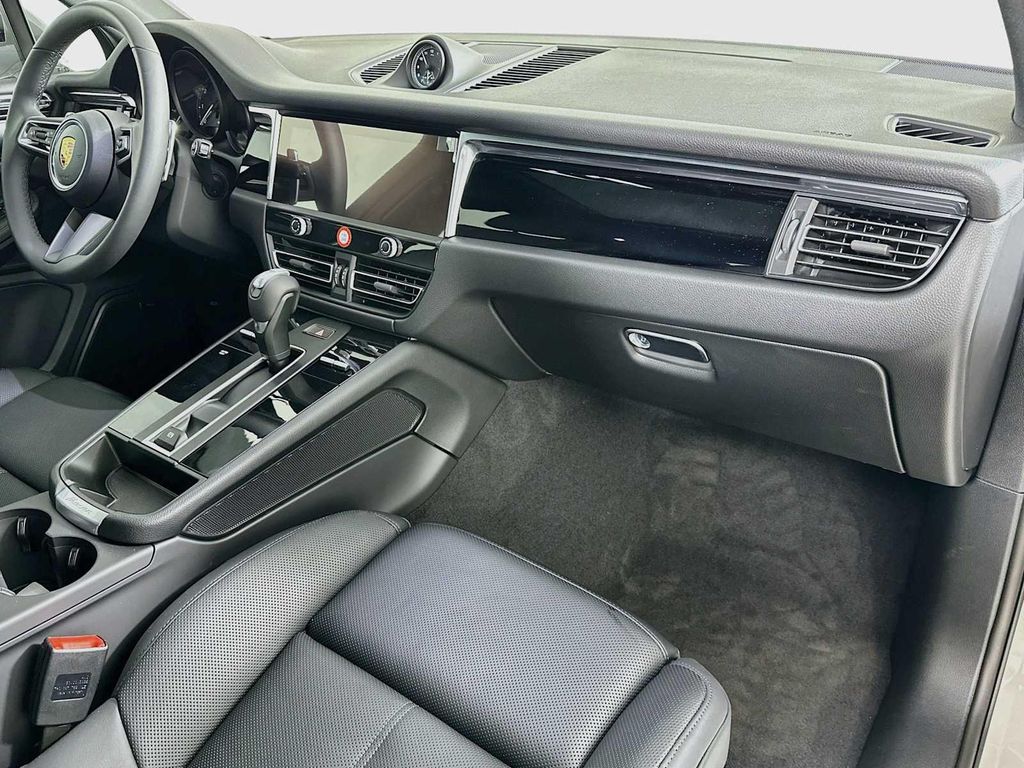 2026 Porsche MACAN — миниатюра 30