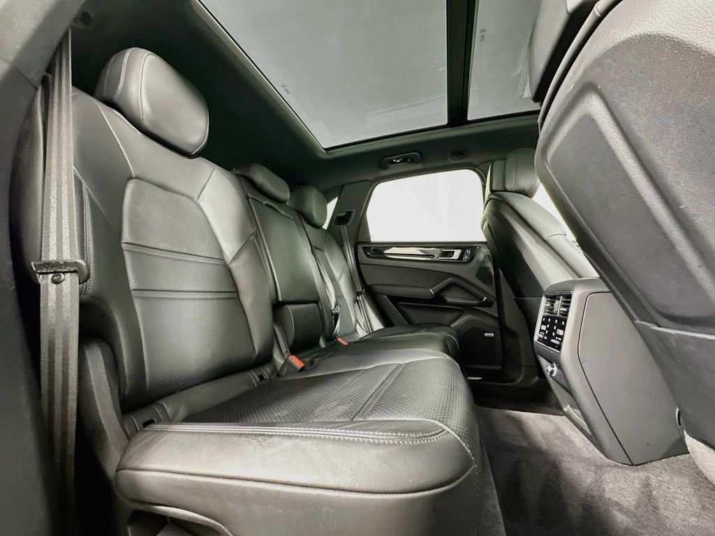 2023 Porsche CAYENNE PLATINUM EDITION 缩略图 28