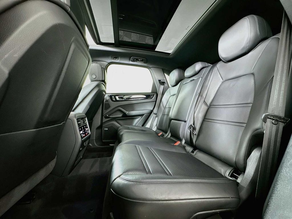 2023 Porsche CAYENNE PLATINUM EDITION 缩略图 23