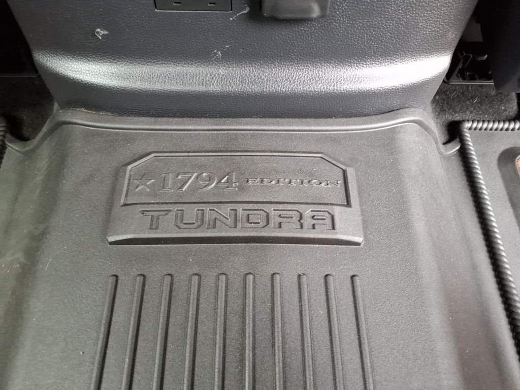 صورة مصغرة 30 لـ 2025 Toyota TUNDRA 1794 EDITION
