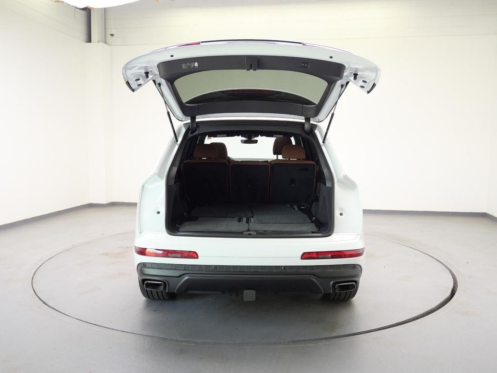 صورة 7 لـ 2025 AUDI Q7 45 PREMIUM PLUS