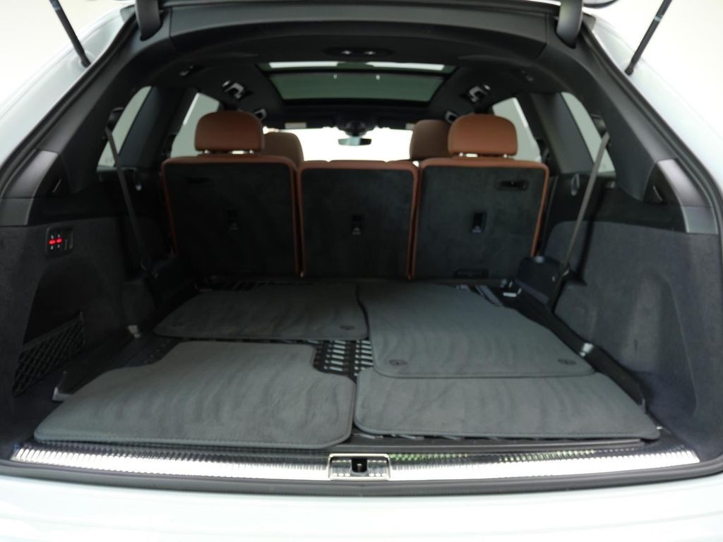 صورة 10 لـ 2025 AUDI Q7 45 PREMIUM PLUS