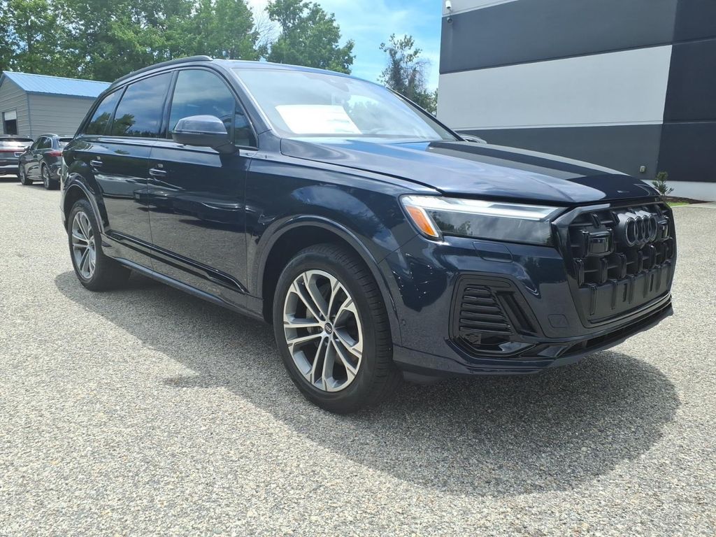 صورة 4 لـ 2026 AUDI Q7 45 PREMIUM