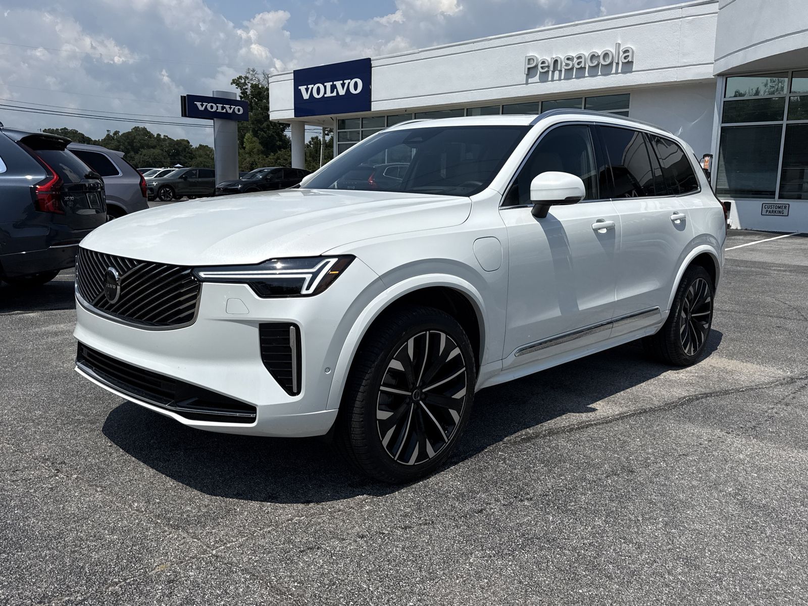 New 2026 Volvo XC90 Plug-In Hybrid T8 Ultra