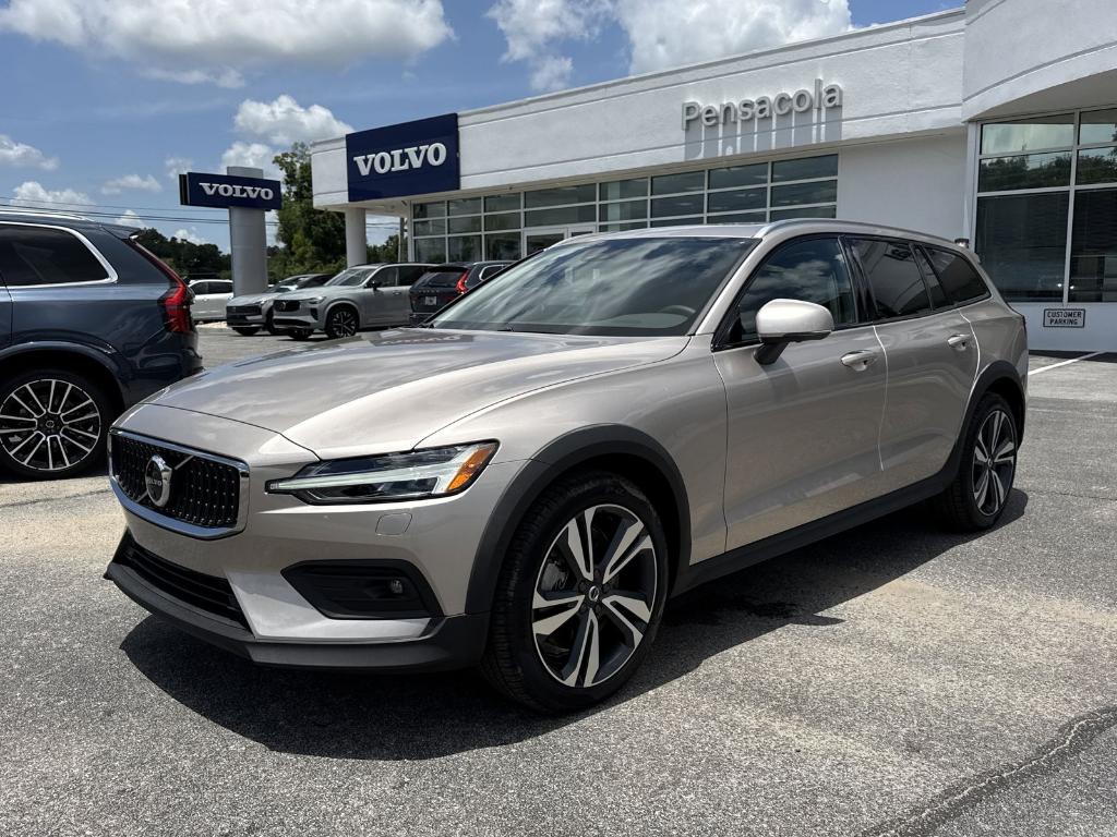 New 2026 Volvo V60 Cross Country B5 Plus