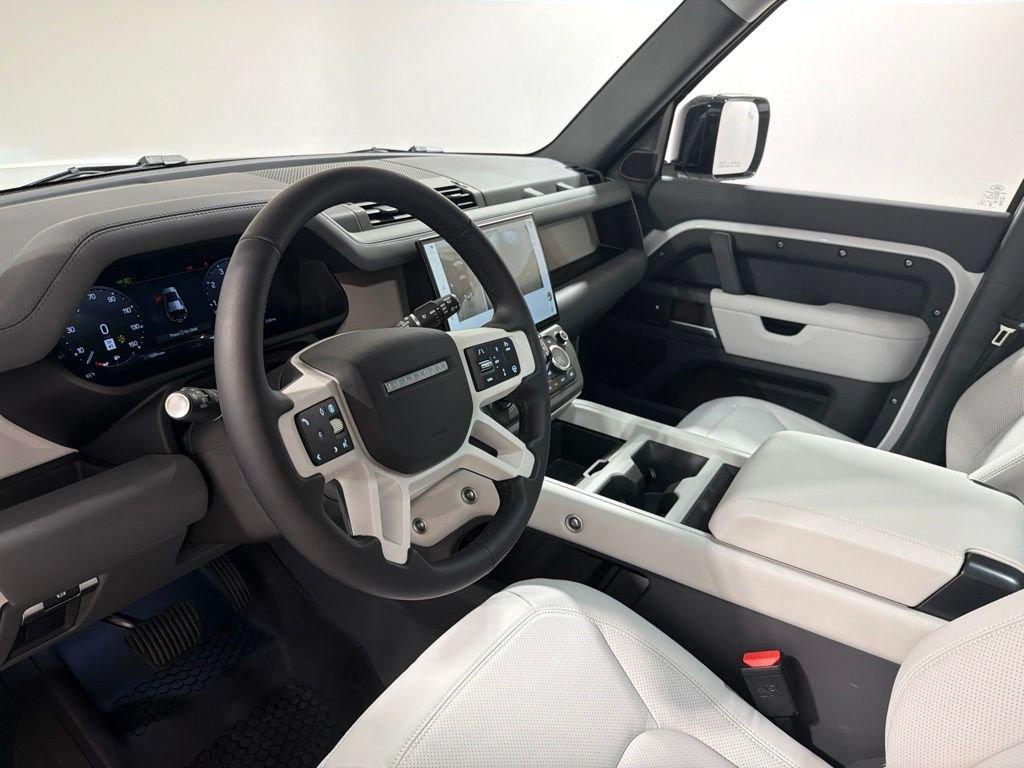 صورة 10 لـ 2026 LAND Rover DEFENDER P400 X-DYNAMIC SE