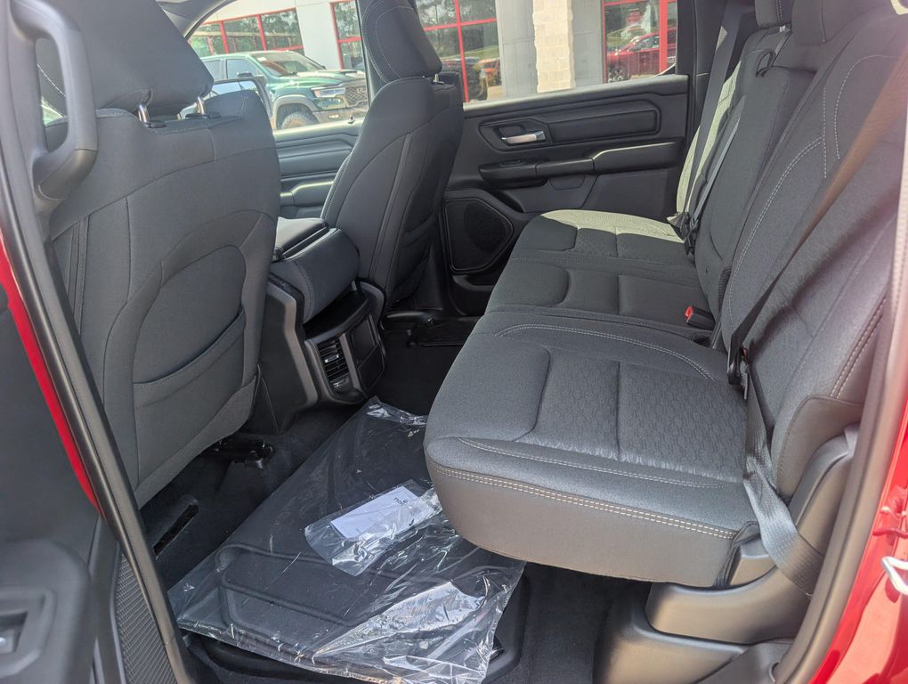 صورة مصغرة 11 لـ 2026 RAM 1500 EXPRESS
