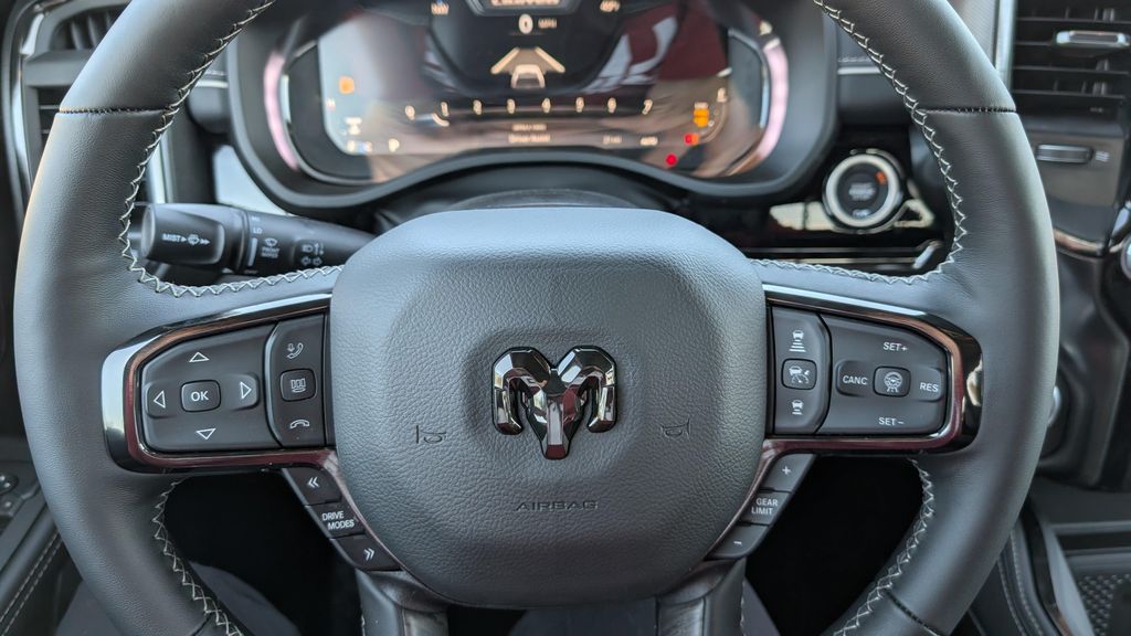 صورة مصغرة 24 لـ 2026 RAM 1500 LIMITED