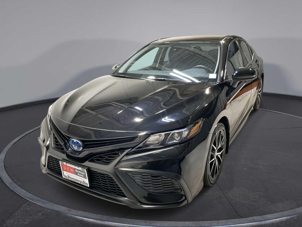Used 2024 Toyota Camry Hybrid SE