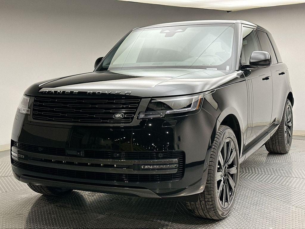 New 2026 Land Rover Range Rover P550e SE