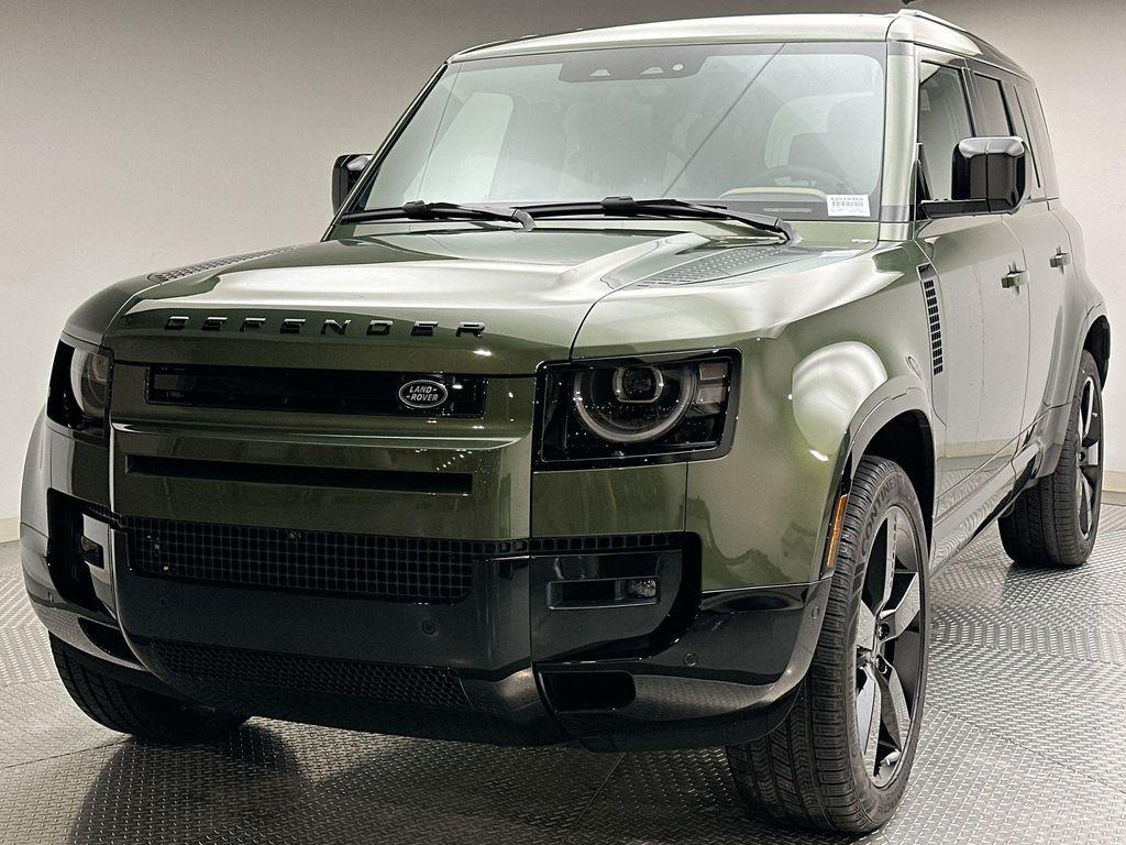 New 2026 Land Rover Defender P400 X-Dynamic SE