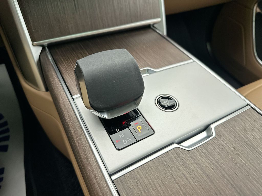 صورة 9 لـ 2025 LAND Rover RANGE ROVER SE