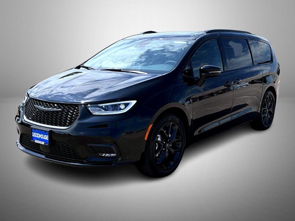 New 2026 Chrysler Pacifica Limited