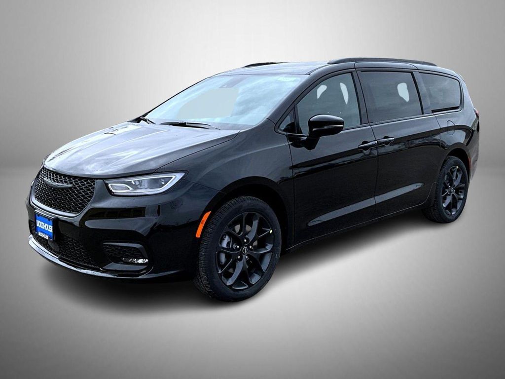 New 2026 Chrysler Pacifica L