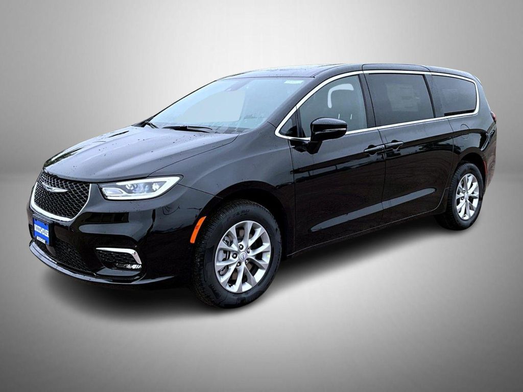 New 2026 Chrysler Pacifica Limited