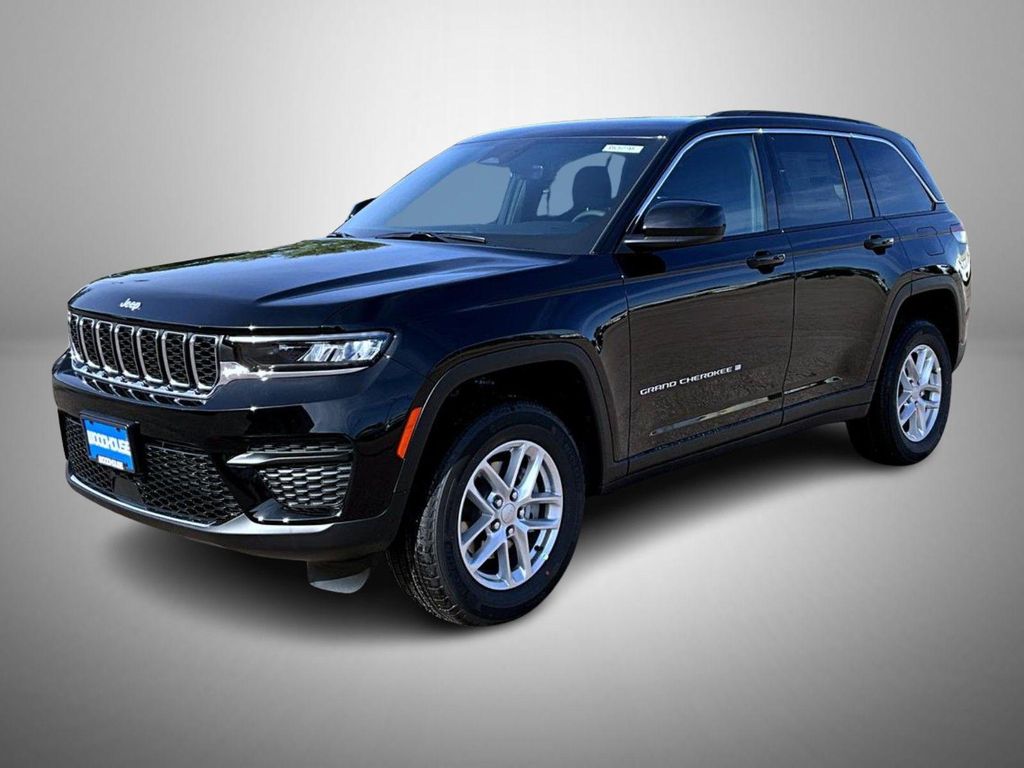New 2026 Jeep Grand Cherokee Laredo