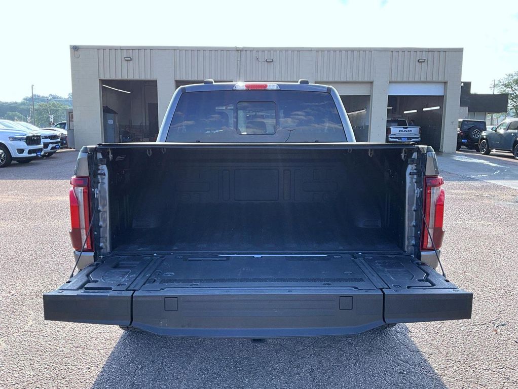 صورة مصغرة 9 لـ 2025 FORD F-150 LARIAT