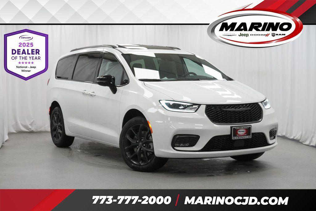 New 2026 Chrysler Pacifica Limited