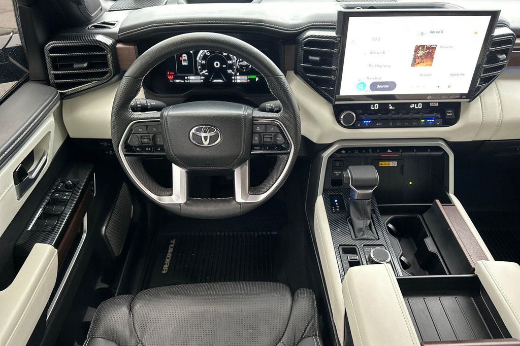 TOYOTA TUNDRA - 10