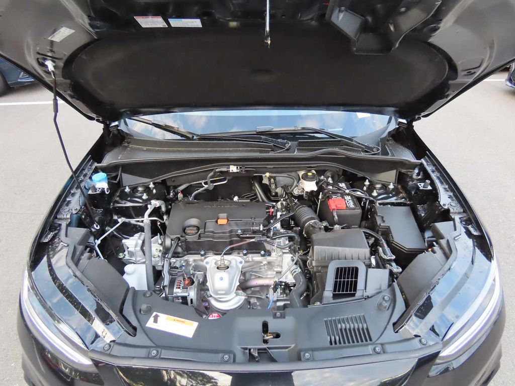 صورة 10 لـ 2027 Honda HR-V EX-L
