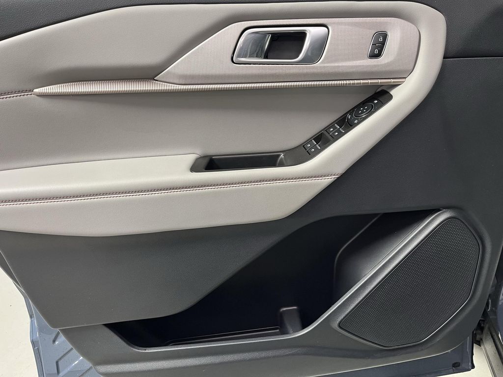 صورة مصغرة 15 لـ 2025 FORD EXPLORER ACTIVE