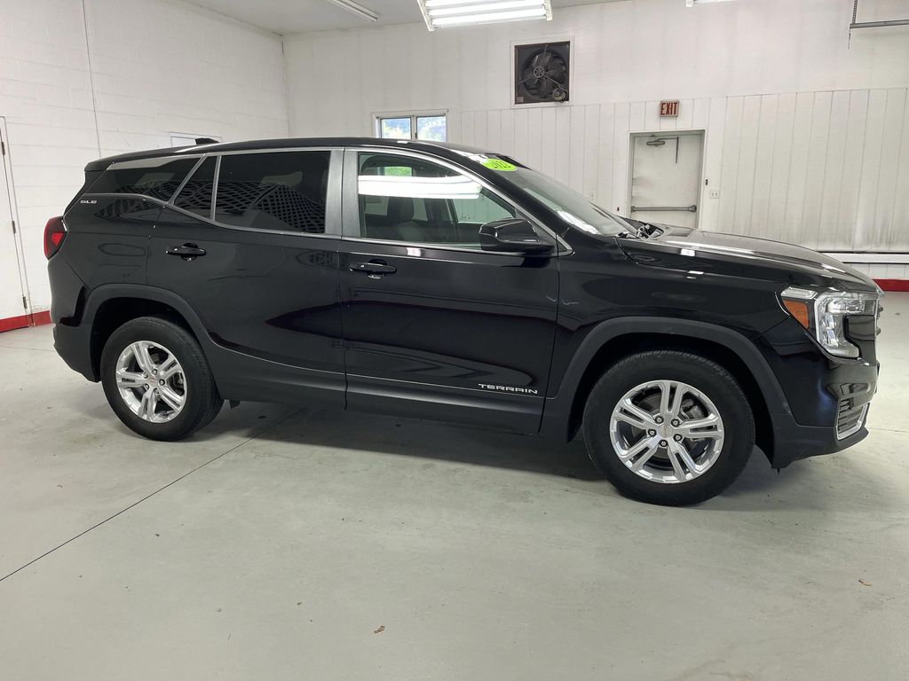 Used 2022 GMC Terrain SLE