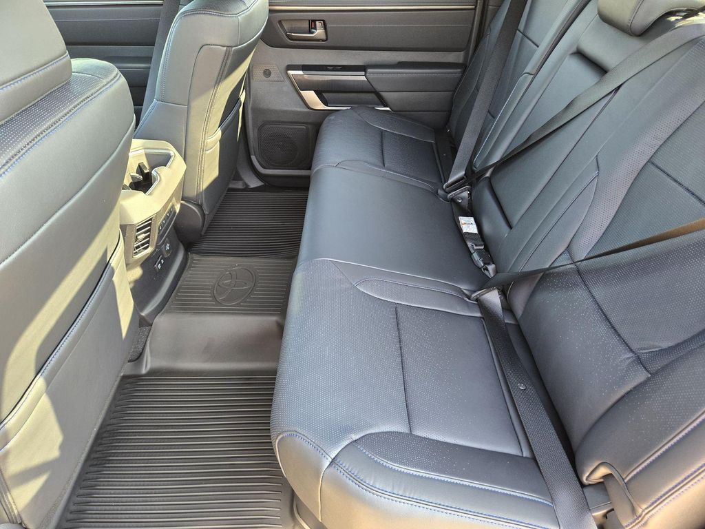 2026 Toyota TUNDRA PLATINUM — миниатюра 25
