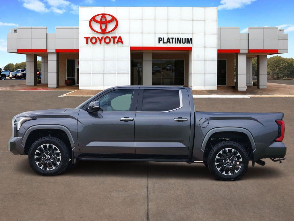 TOYOTA TUNDRA - 3