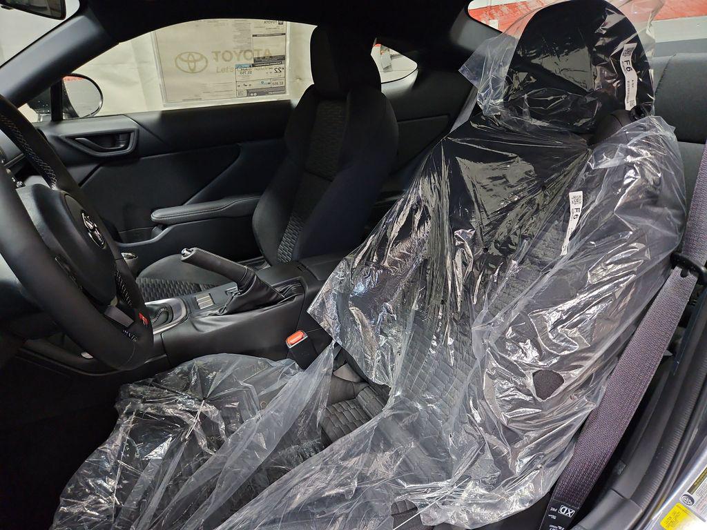 2026 Toyota GR86 BASE — миниатюра 26