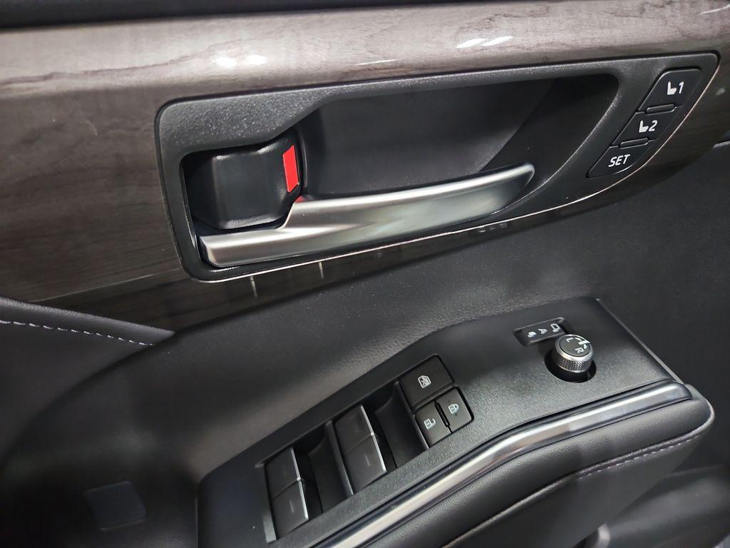 TOYOTA HIGHLANDER - 10