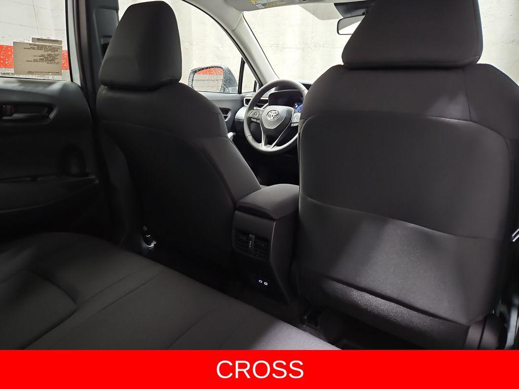 2026 Toyota COROLLA CROSS LE — миниатюра 25