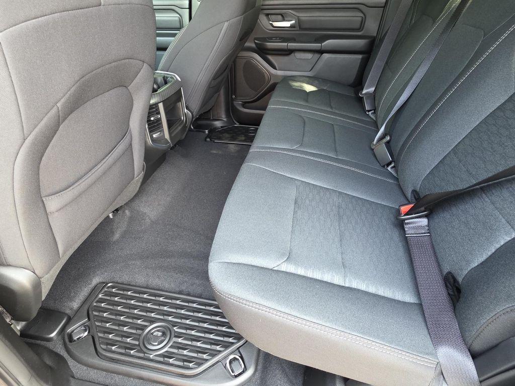 صورة 9 لـ 2026 RAM 1500 EXPRESS