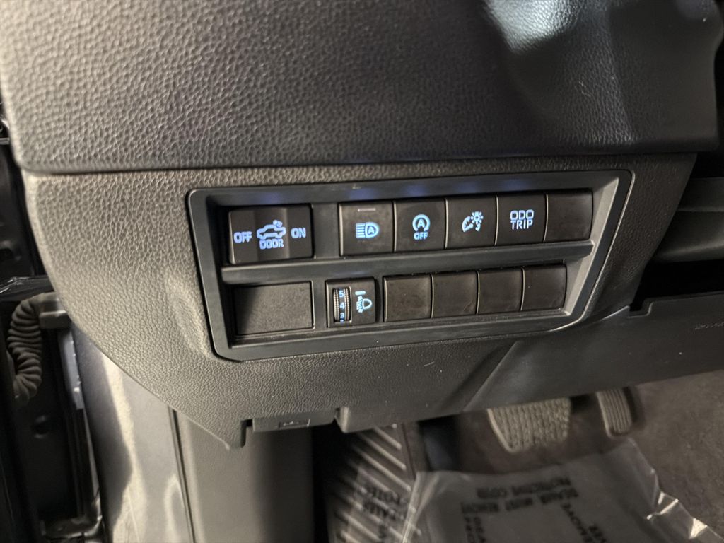 2024 Toyota TUNDRA SR5 thumbnail 35