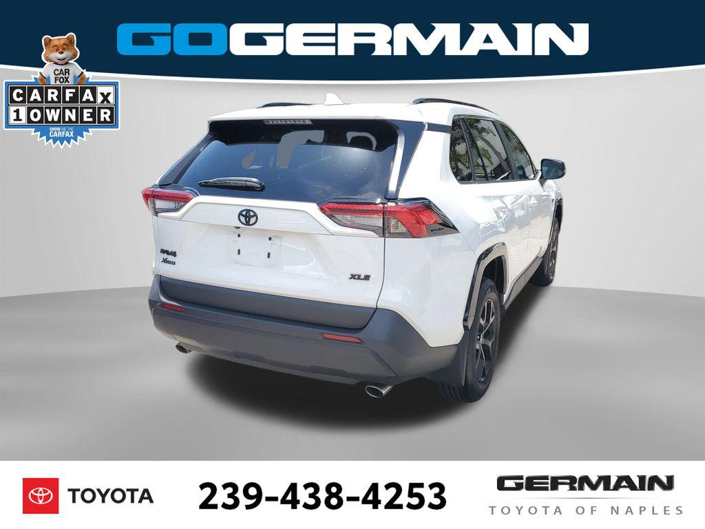 2024 Toyota RAV4 XLE photo 9