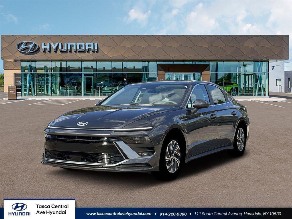 New 2026 Hyundai SONATA Hybrid Base