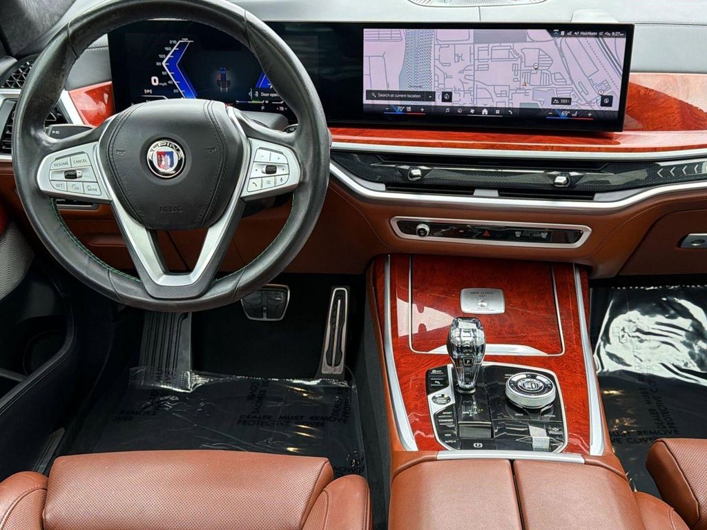 2024 BMW ALPINA XB7 thumbnail 28