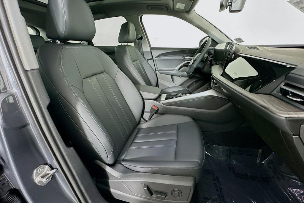 صورة مصغرة 8 لـ 2026 AUDI Q5 PREMIUM TFSI QUATTRO S TRONIC
