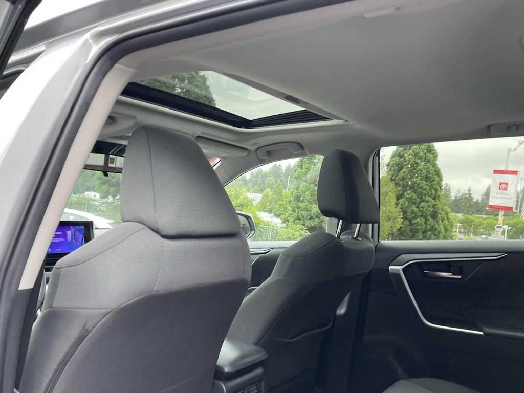 2024 Toyota RAV4 XLE 缩略图 15