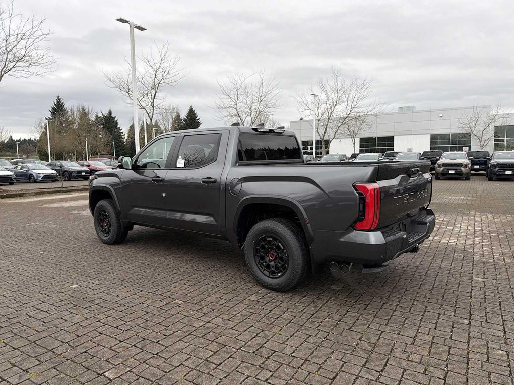 TOYOTA TUNDRA - 2