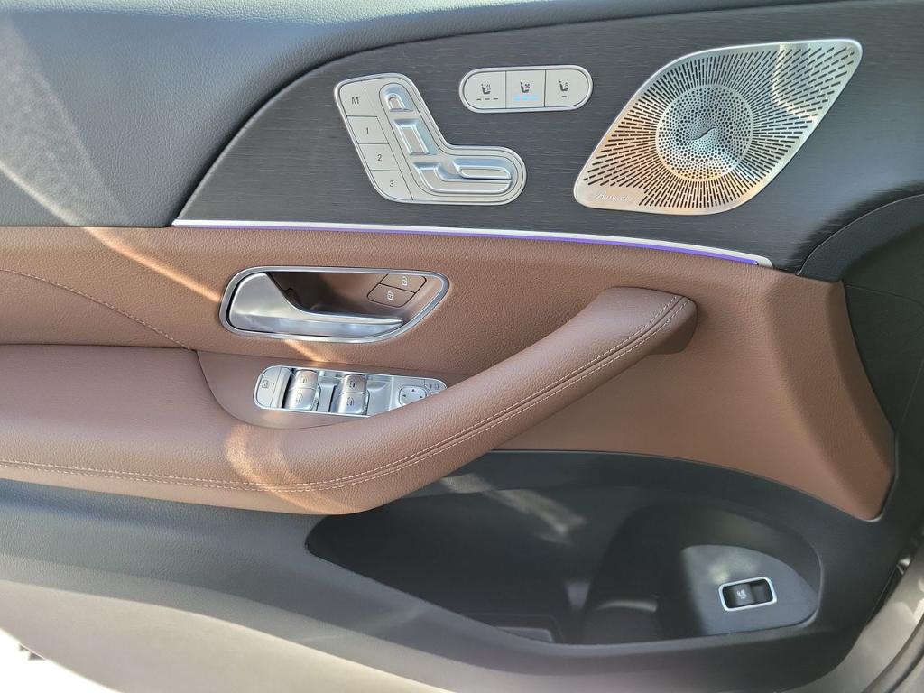 2026 Mercedes-BENZ GLE — миниатюра 24