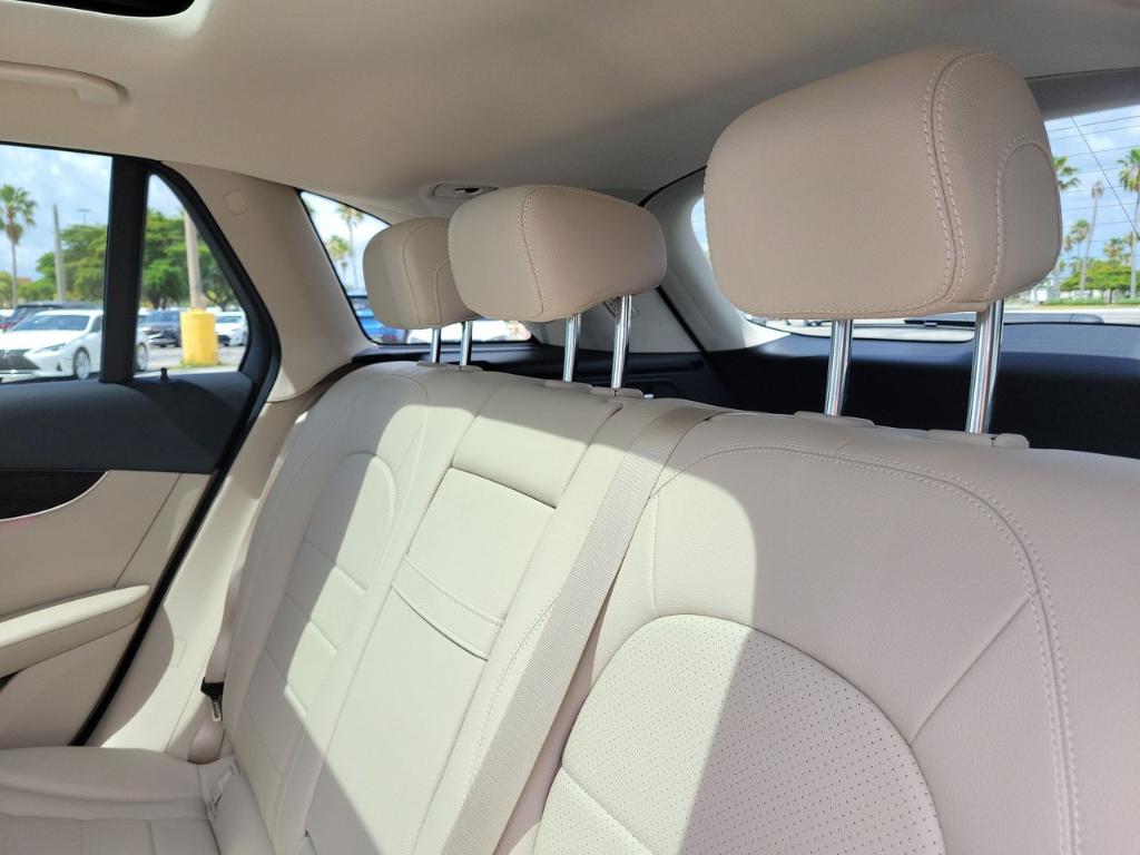 صورة مصغرة 12 لـ 2022 Mercedes-BENZ GLC