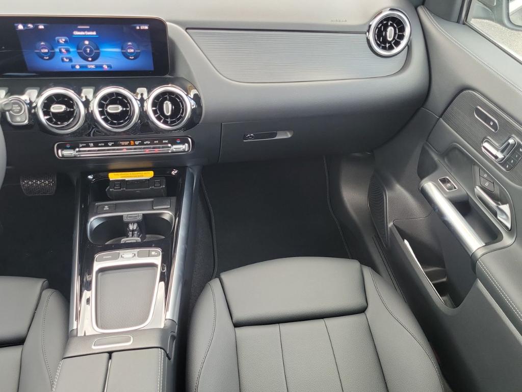 2026 Mercedes-BENZ GLA thumbnail 17