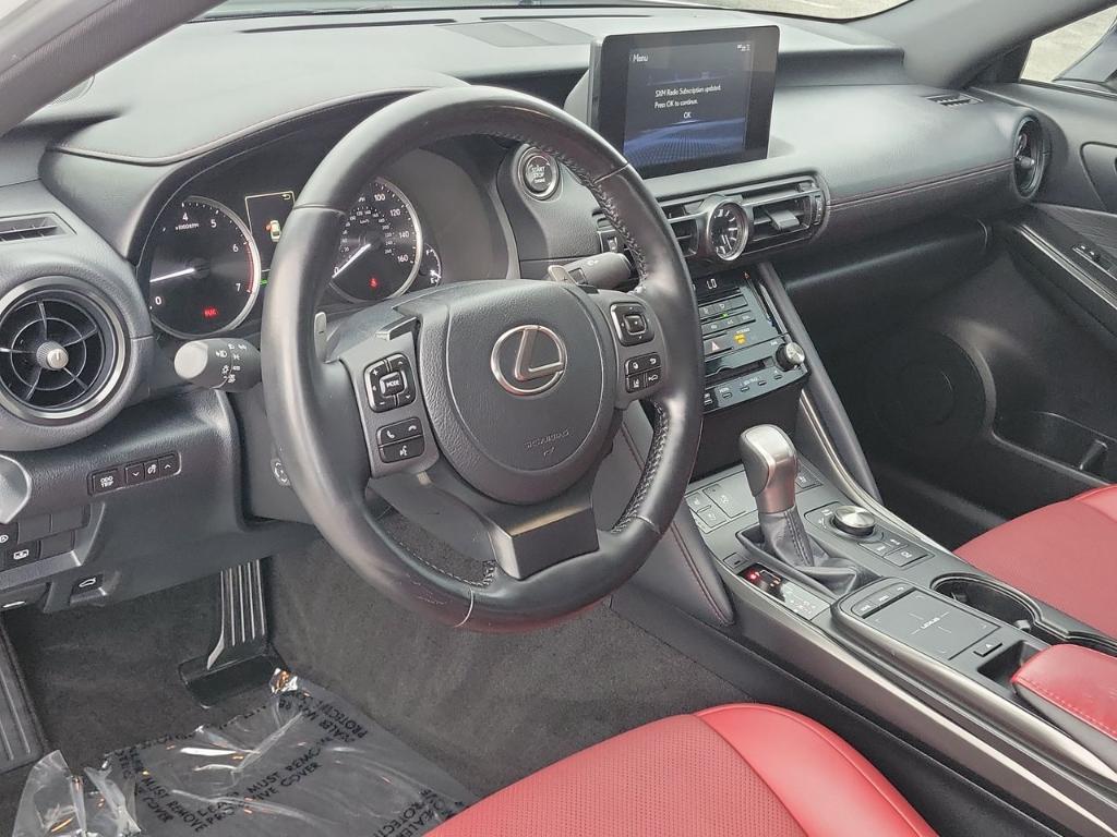 صورة مصغرة 23 لـ 2024 Lexus IS 300 BASE