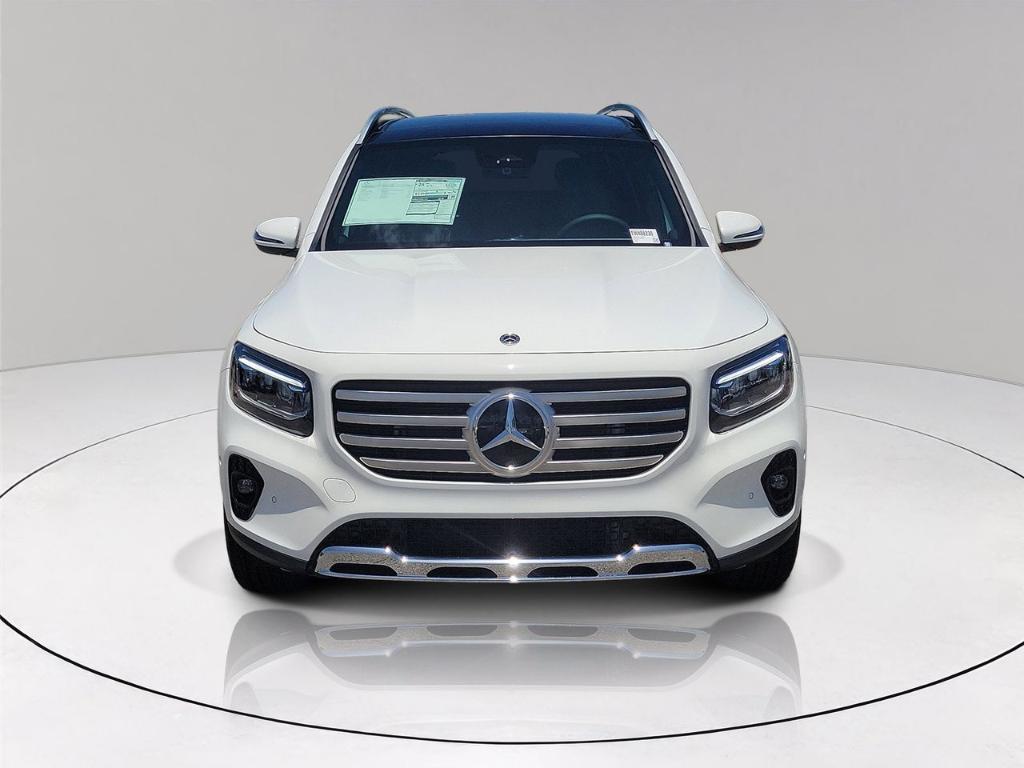 2026 Mercedes-BENZ GLB photo 2
