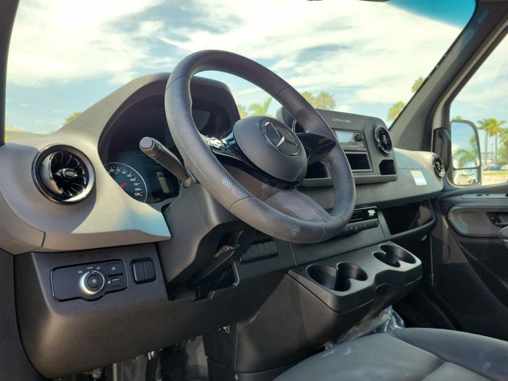 2025 Mercedes-BENZ OTHERS 缩略图 17
