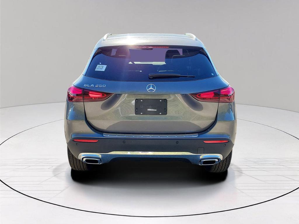 MERCEDES-BENZ GLA - 5