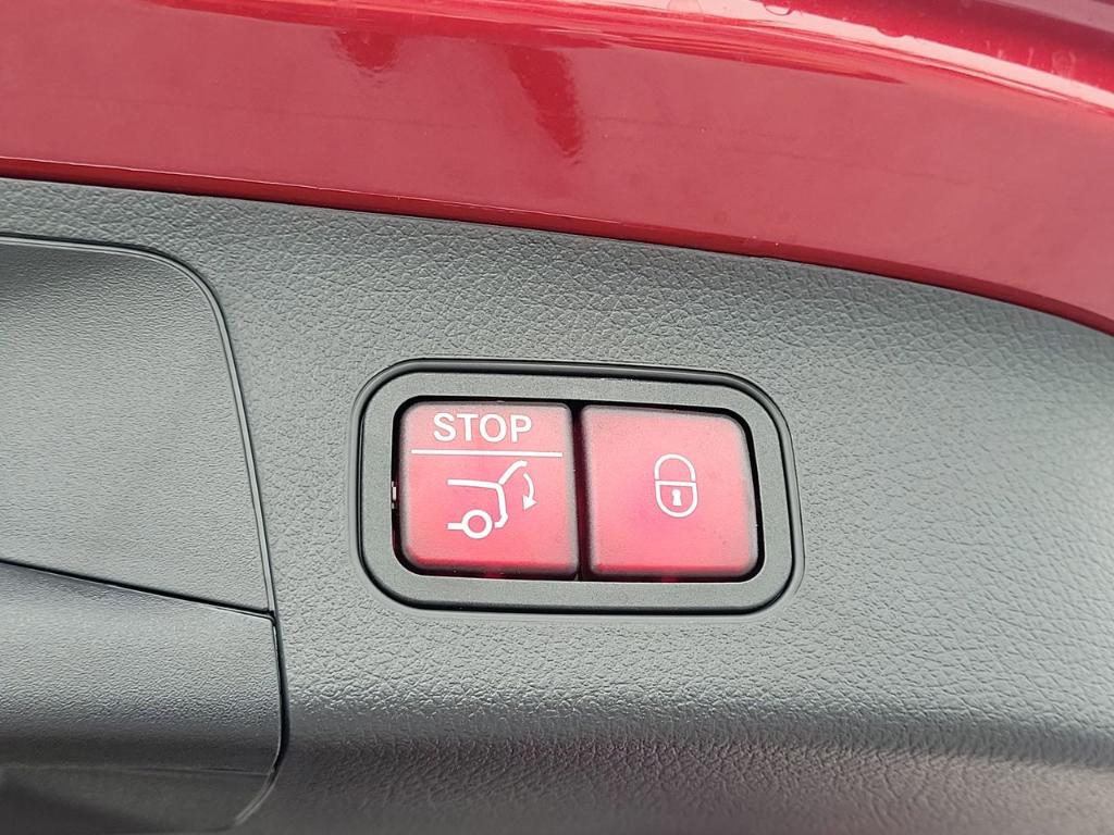 MERCEDES-BENZ GLA - 9