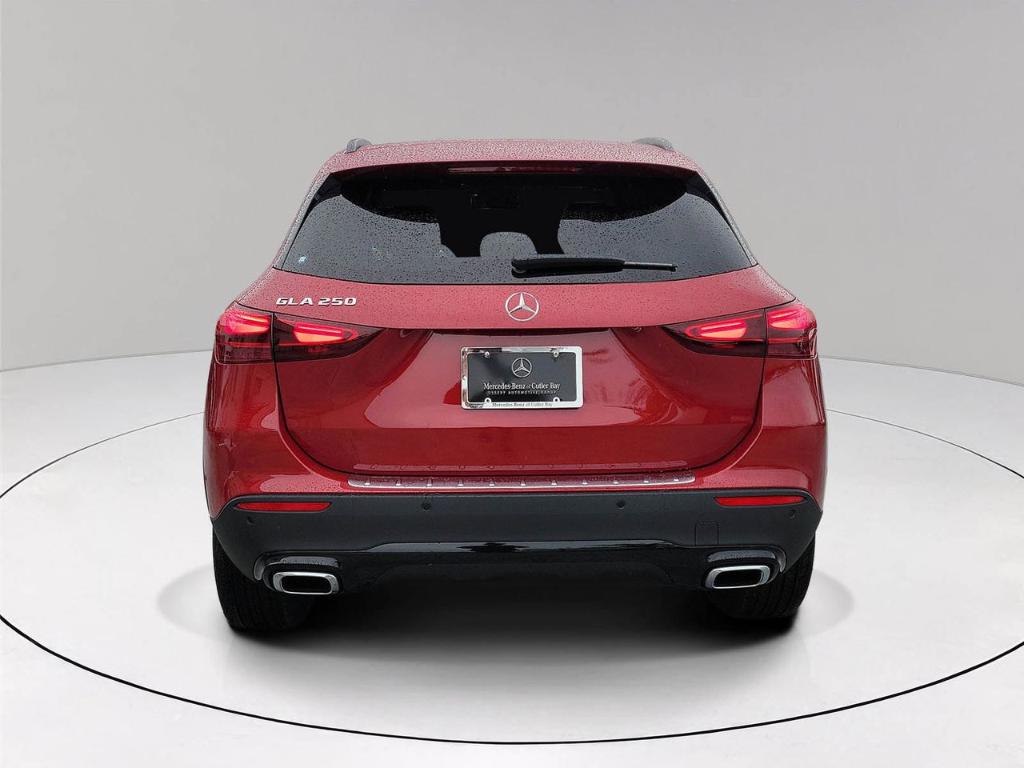 MERCEDES-BENZ GLA - 5