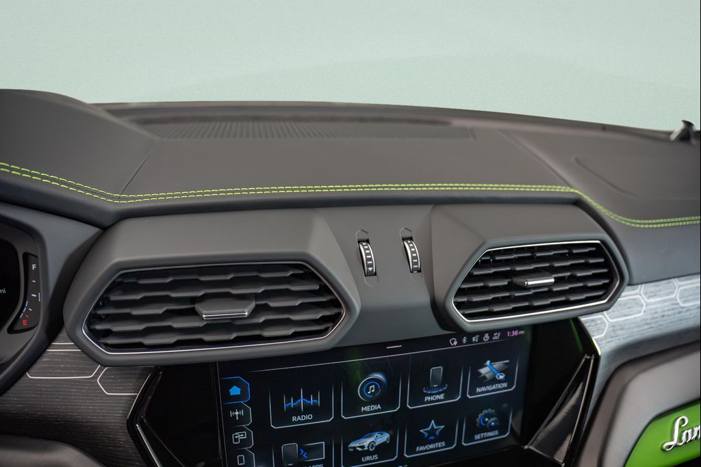 صورة مصغرة 15 لـ 2023 Lamborghini URUS S